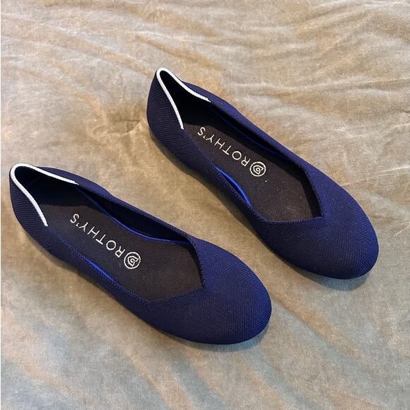 Rothy’s Navy Blue with White Accent Slip On Flats size 9 - Picture 1 of 6